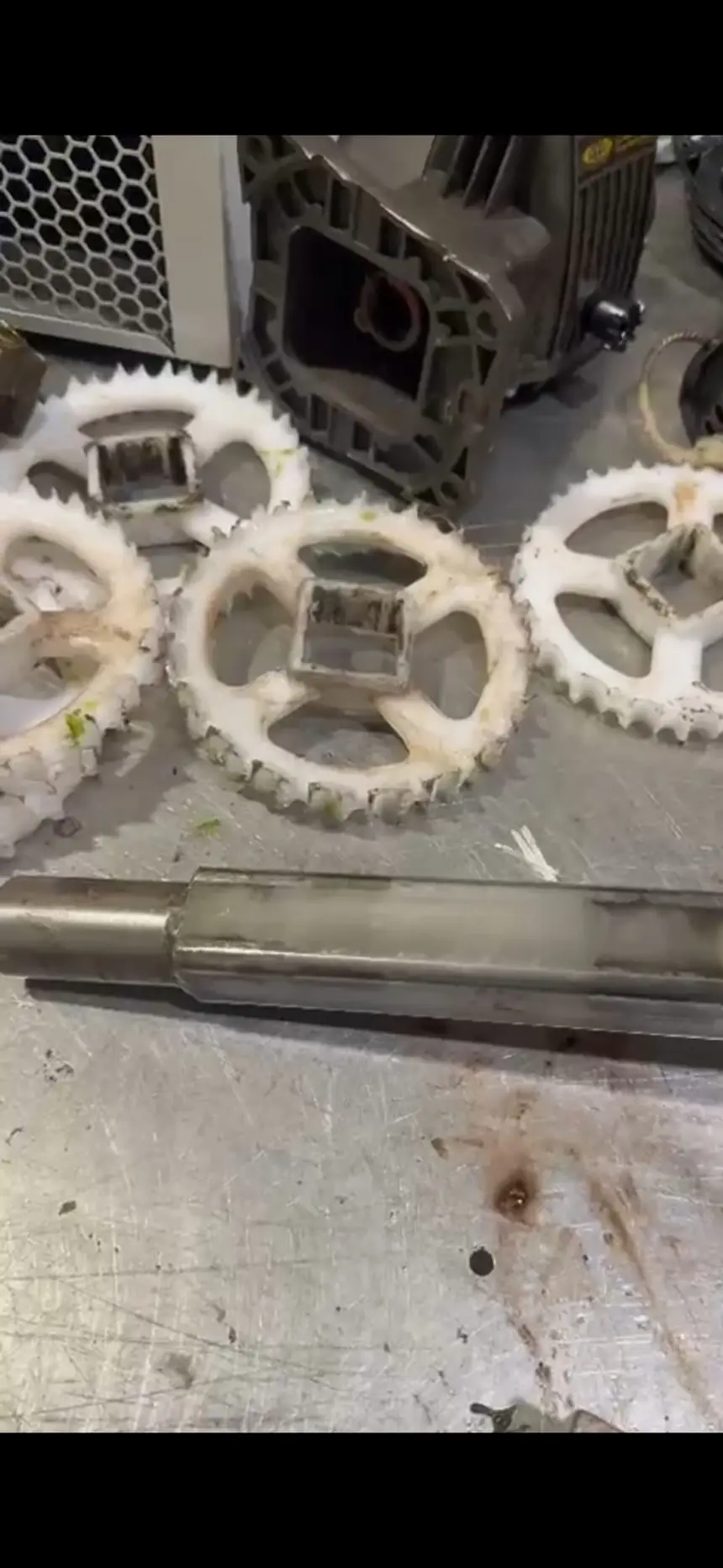 Gearbox and mechanical drive parts on the bench