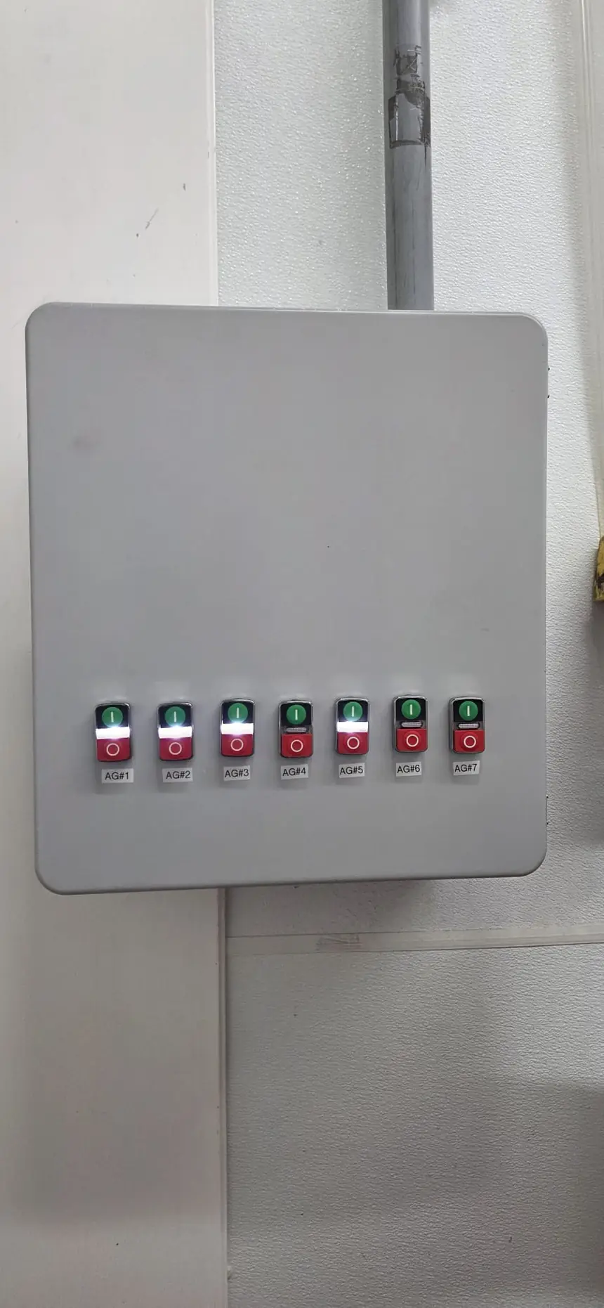 Agitator operator control station with seven labeled start-stop circuits